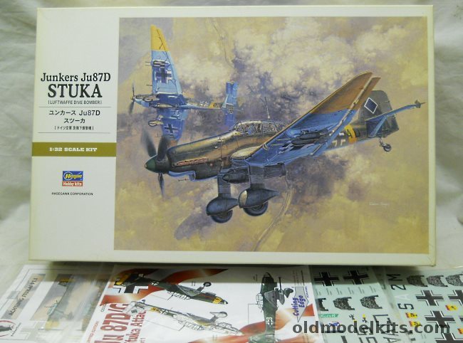 Hasegawa 1/32 Junkers Ju-87D Stuka With Eagle Strike/ Cutting Edge / (2) Microscale Decal Sheets, ST26 plastic model kit